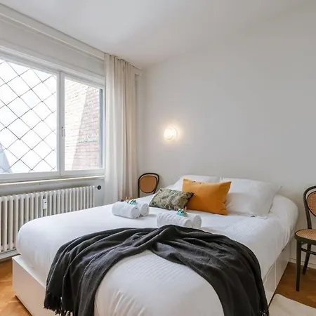 Cosy With Lateral Seaview In Apartment