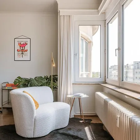Cosy With Lateral Seaview In Apartment